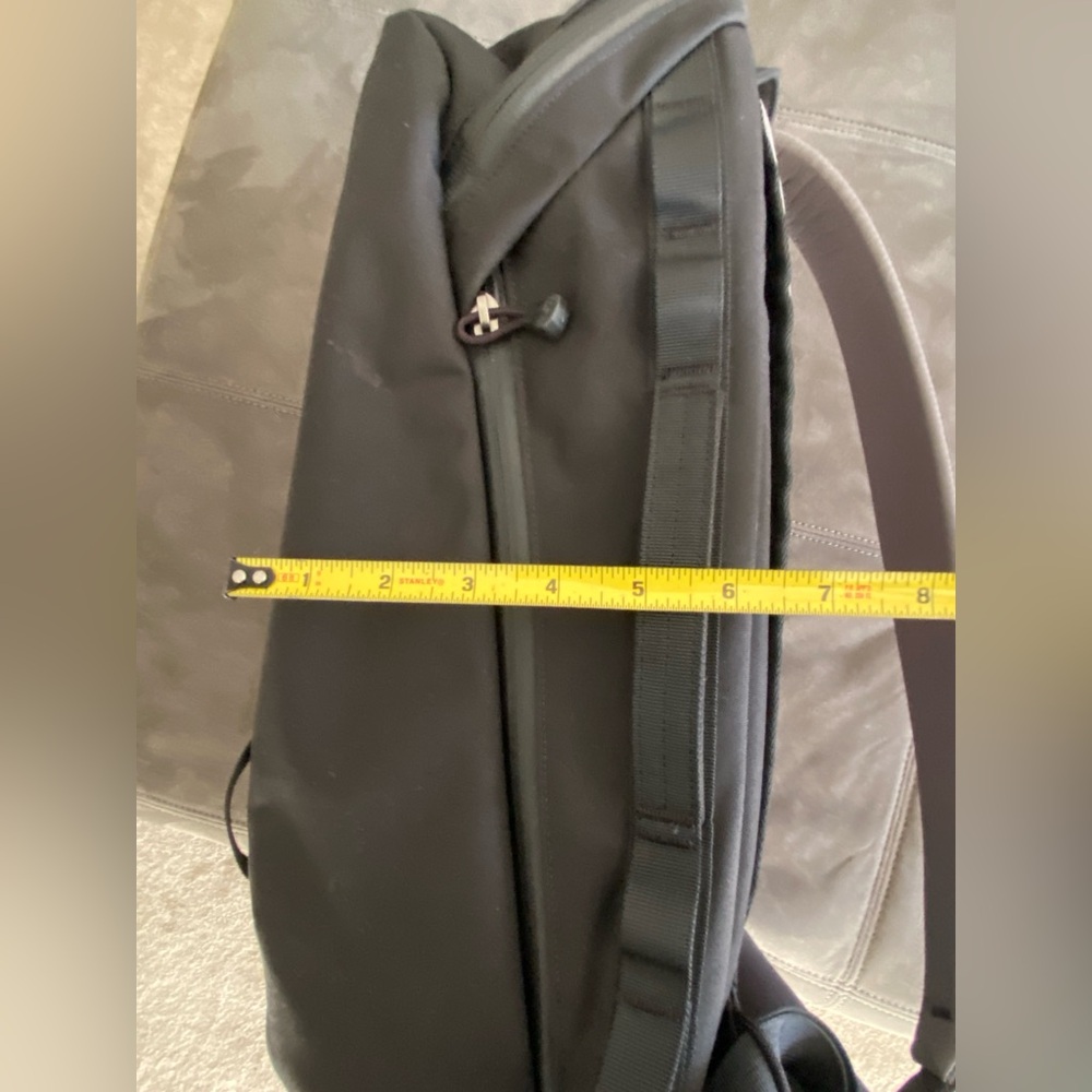 YETI crossroads 22L Backpack NWOT - Picture 14 of 16